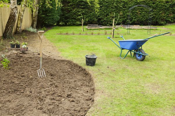 Cost of Pool Prep Yard Leveling in Thousand Oaks